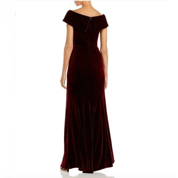 AQUA Formal Off the Shoulder Fluted Velvet Gown Burgundy Size 4 - Picture 2 of 10